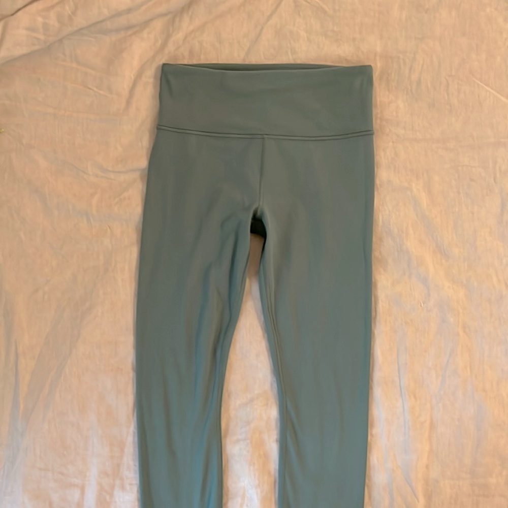 Athleta Elation 7/8 high rise tight size S